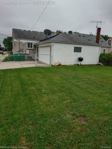 18131 Oak Avenue, Eastpointe, MI 48021