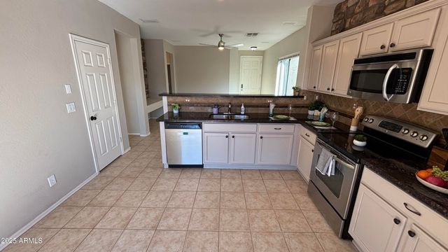 2587 W PATAGONIA Way, Phoenix, AZ 85086