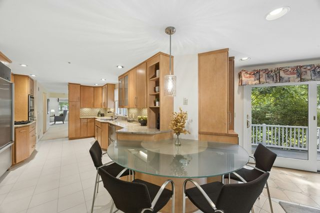 18 Lois Lane 18, Lexington, MA 02420