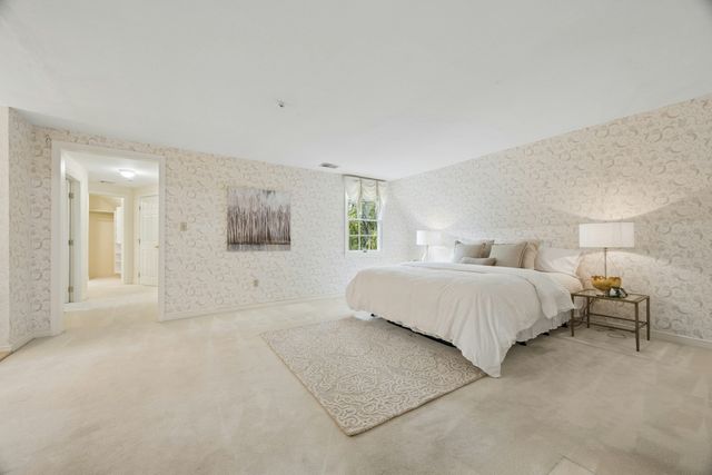18 Lois Lane 18, Lexington, MA 02420