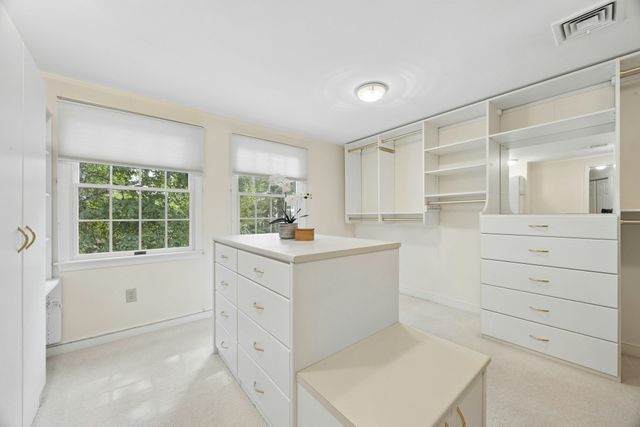 18 Lois Lane 18, Lexington, MA 02420