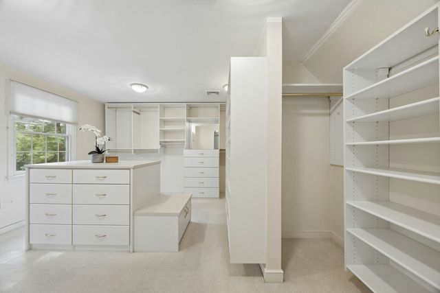 18 Lois Lane 18, Lexington, MA 02420