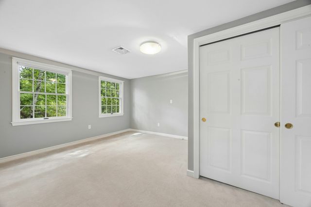 18 Lois Lane 18, Lexington, MA 02420