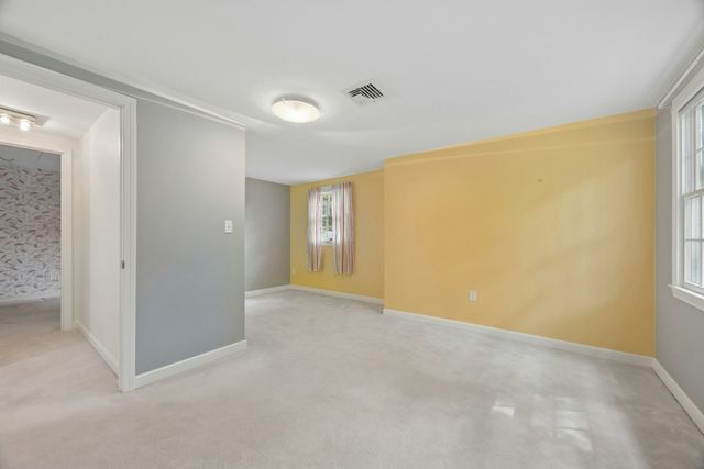 18 Lois Lane 18, Lexington, MA 02420