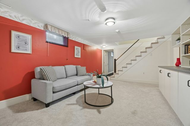 18 Lois Lane 18, Lexington, MA 02420