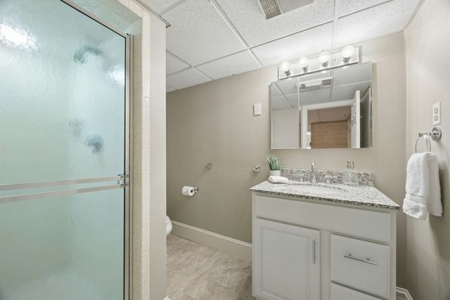 18 Lois Lane 18, Lexington, MA 02420