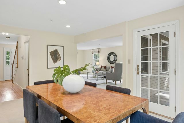 18 Lois Lane 18, Lexington, MA 02420