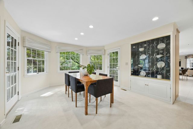 18 Lois Lane 18, Lexington, MA 02420