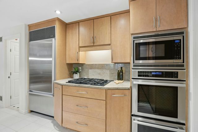 18 Lois Lane 18, Lexington, MA 02420
