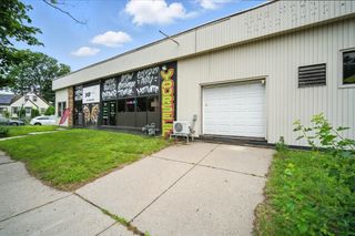 218-226 Saint James Blvd, Springfield, MA 01104