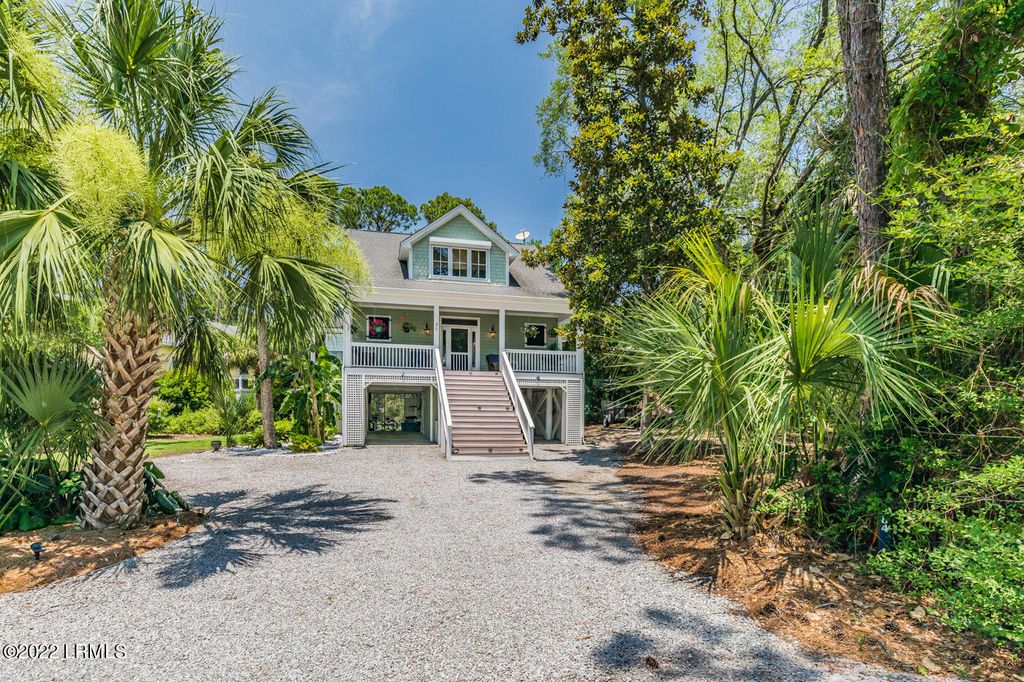 35 Lakeview Lane, Harbor Island, SC 29920