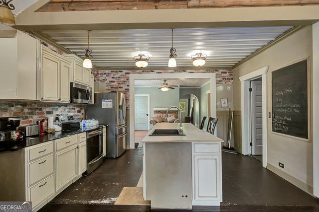 198 Matbeth Road, Barnesville, GA 30204