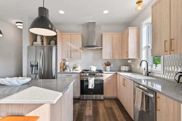10110 Harvest Trail, Victoria, MN 55318