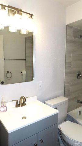 100 Florwood Court, St Louis, MO 63135