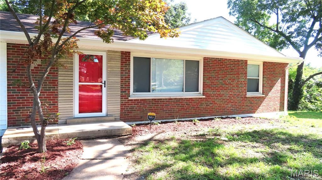 100 Florwood Court, St Louis, MO 63135