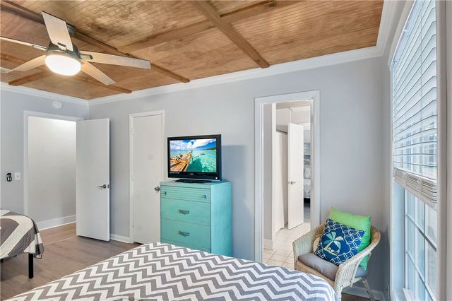 303 Wymberly Road, St Simons Island, GA 31522