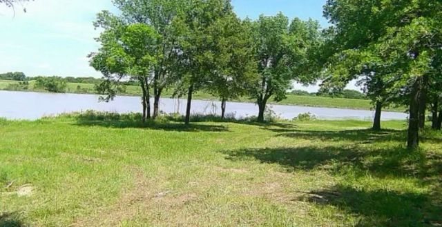 297 Zebrastone Way, Poolville, TX 76487
