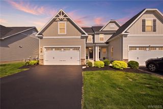 155 Sandstone Circle, Grand Island, NY 14072