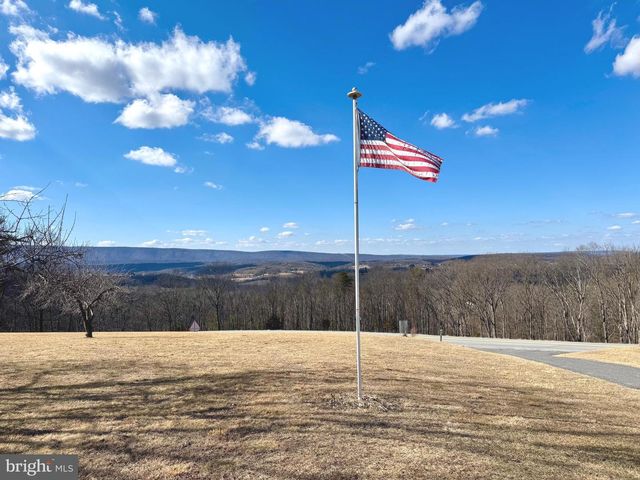 2431 HIGHLAND RIDGE RD, Berkeley Springs, WV 25411