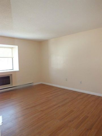 93 Kent Court 93, Meriden, CT 06450