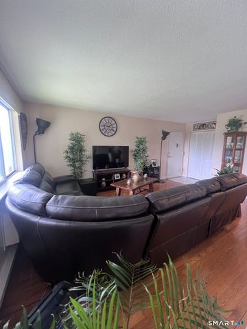 93 Kent Court 93, Meriden, CT 06450