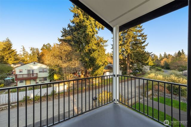 14031 Densmore Avenue N, Seattle, WA 98133