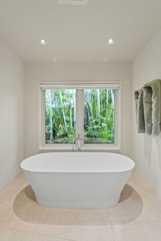 170 Beacon Lane, Jupiter Inlet Colony, FL 33469