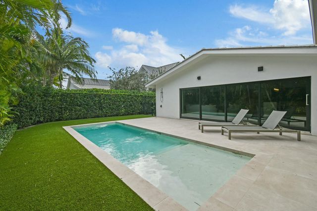170 Beacon Lane, Jupiter Inlet Colony, FL 33469