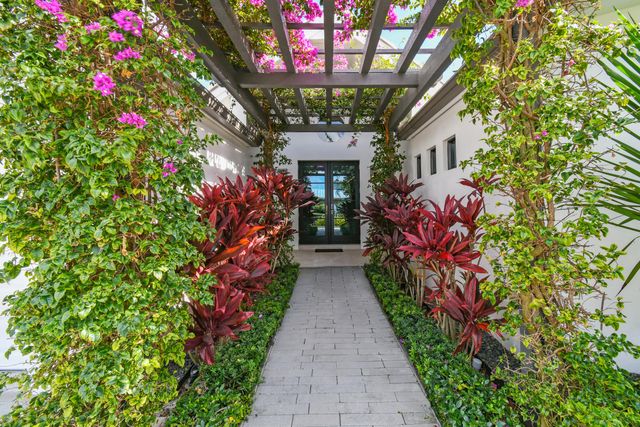 170 Beacon Lane, Jupiter Inlet Colony, FL 33469