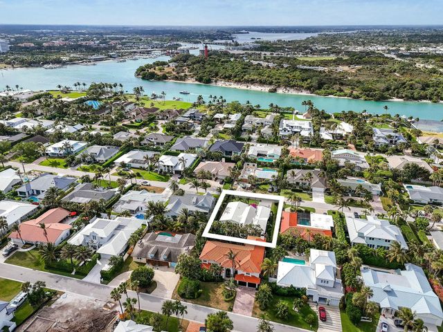 170 Beacon Lane, Jupiter Inlet Colony, FL 33469