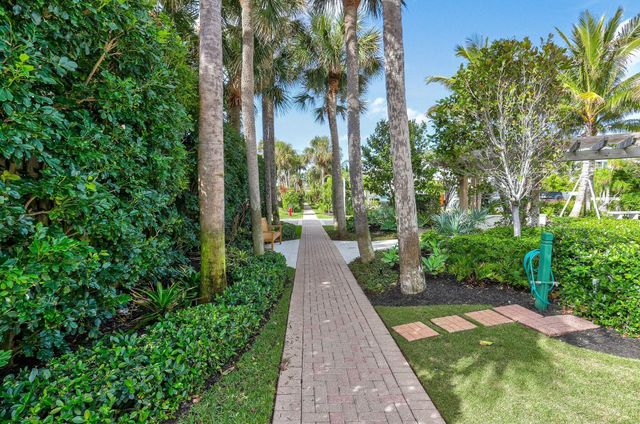 170 Beacon Lane, Jupiter Inlet Colony, FL 33469