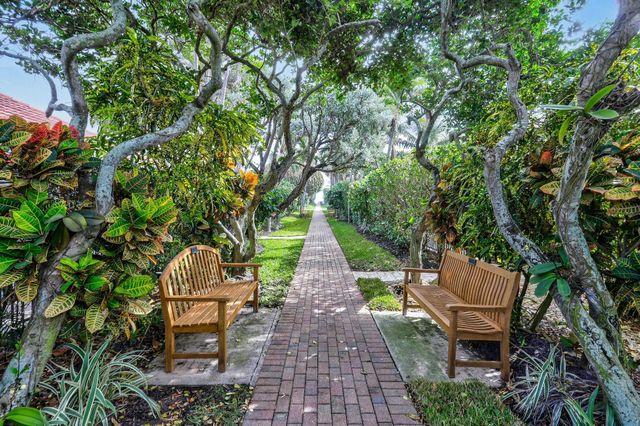 170 Beacon Lane, Jupiter Inlet Colony, FL 33469