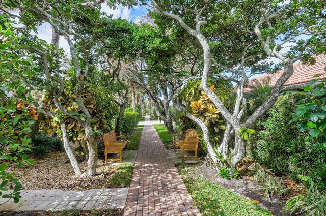 170 Beacon Lane, Jupiter Inlet Colony, FL 33469