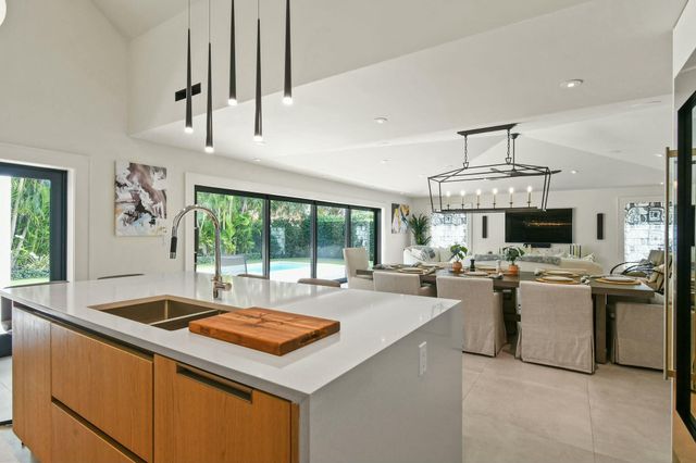 170 Beacon Lane, Jupiter Inlet Colony, FL 33469