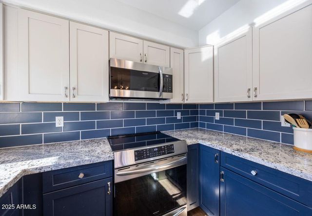 9151 W GREENWAY Road 273, Peoria, AZ 85381