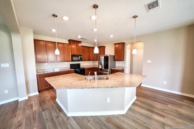 107 KYLE CV, Universal City, TX 78148