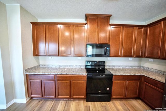 107 KYLE CV, Universal City, TX 78148
