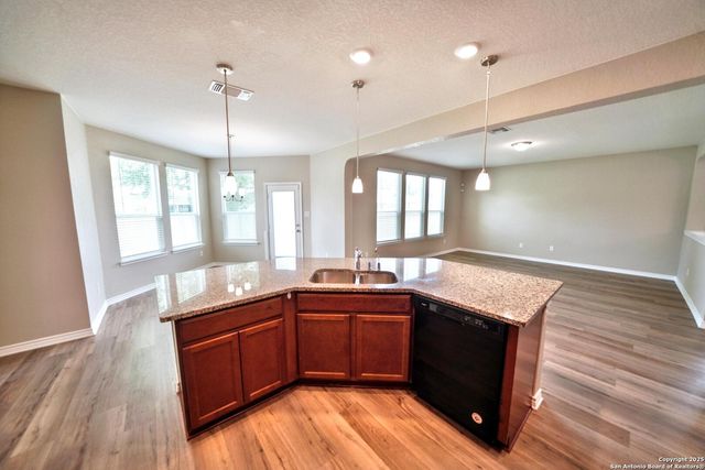 107 KYLE CV, Universal City, TX 78148