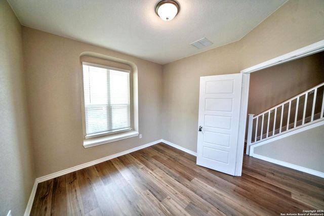 107 KYLE CV, Universal City, TX 78148
