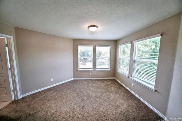 107 KYLE CV, Universal City, TX 78148
