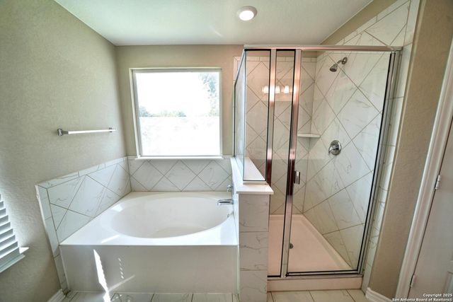 107 KYLE CV, Universal City, TX 78148