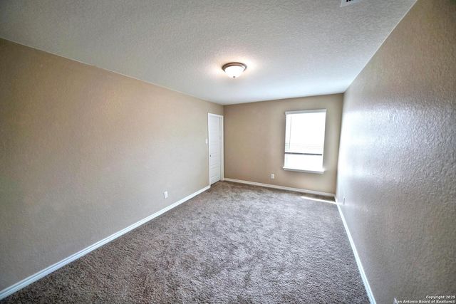 107 KYLE CV, Universal City, TX 78148