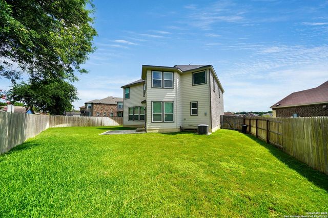 107 KYLE CV, Universal City, TX 78148