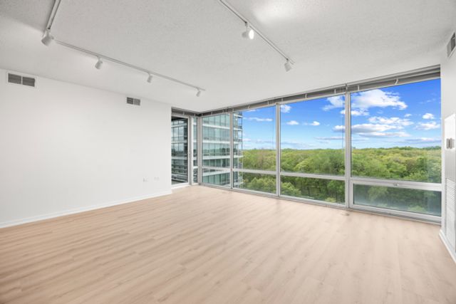 9715 Woods Drive 1008, Skokie, IL 60077