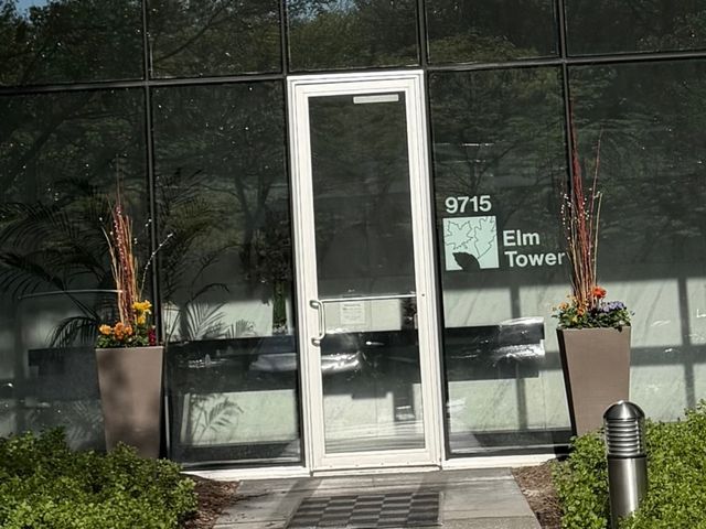 9715 Woods Drive 1008, Skokie, IL 60077