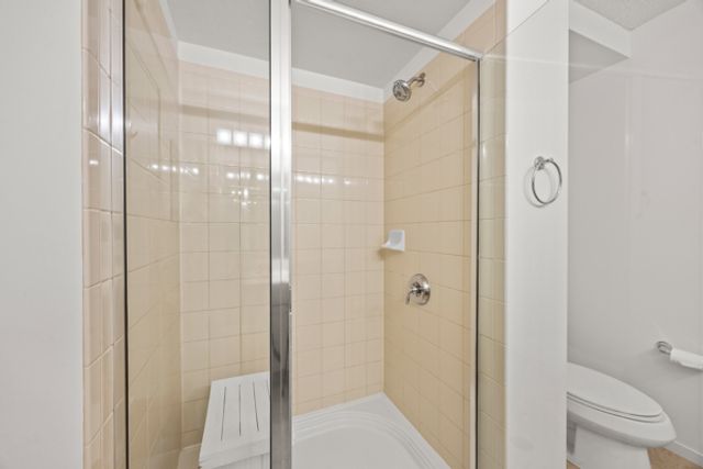 9715 Woods Drive 1008, Skokie, IL 60077