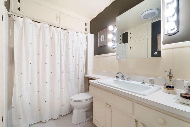 5666 Cedar Beach LANE, Belgium, WI 53004