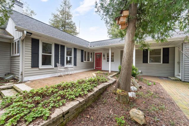 5666 Cedar Beach LANE, Belgium, WI 53004