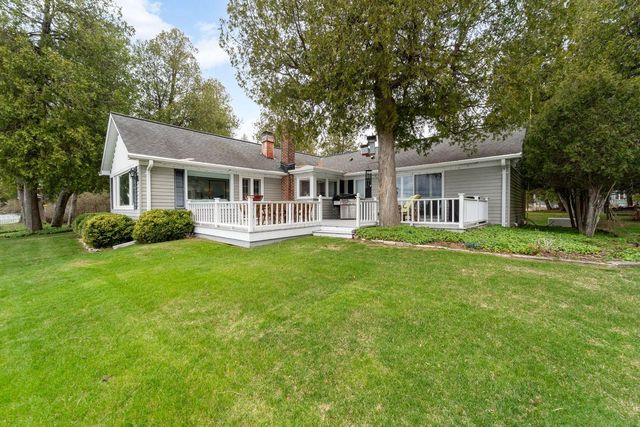 5666 Cedar Beach LANE, Belgium, WI 53004