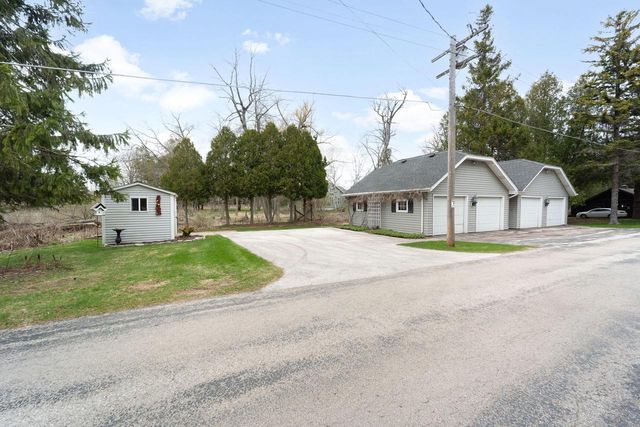 5666 Cedar Beach LANE, Belgium, WI 53004
